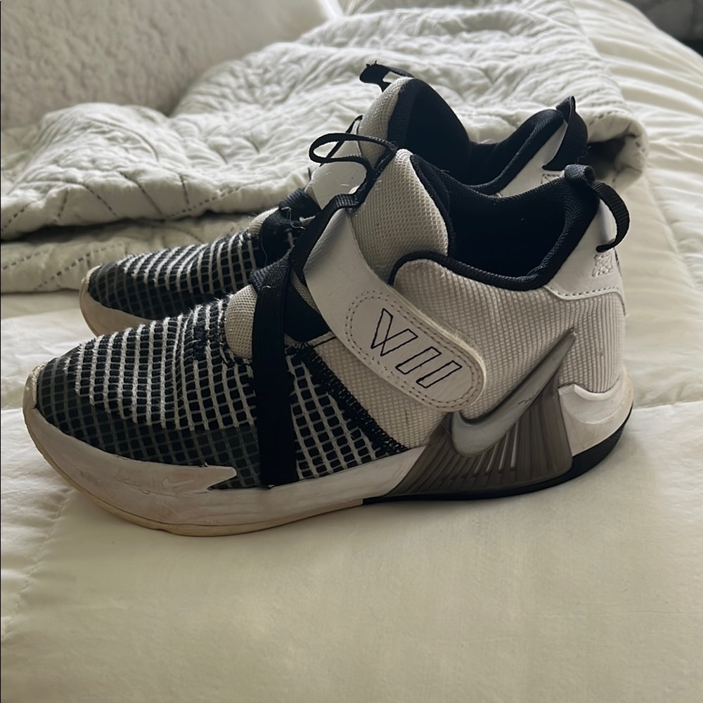 Nike Witness VII Black and White Athletic Sneakers
